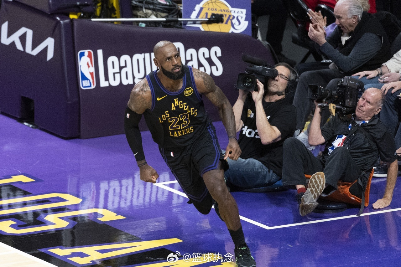 帕金斯：詹姆斯已决定回骑士 现在只是享受被招募的过程  近日，NBA评...