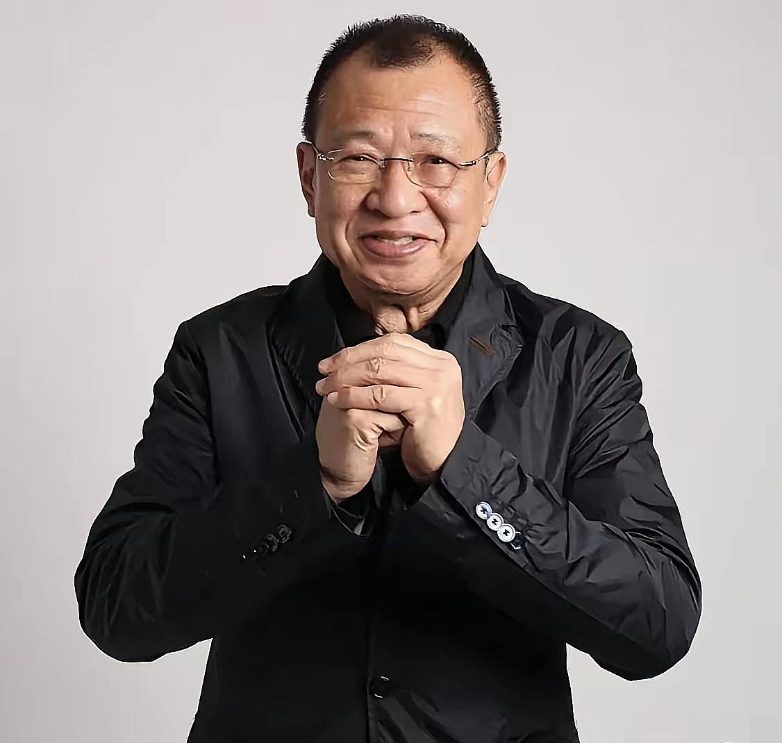 看到许绍雄最后一条小红书,我真的哭麻了。他微笑着说:“时间对每个人都是公平