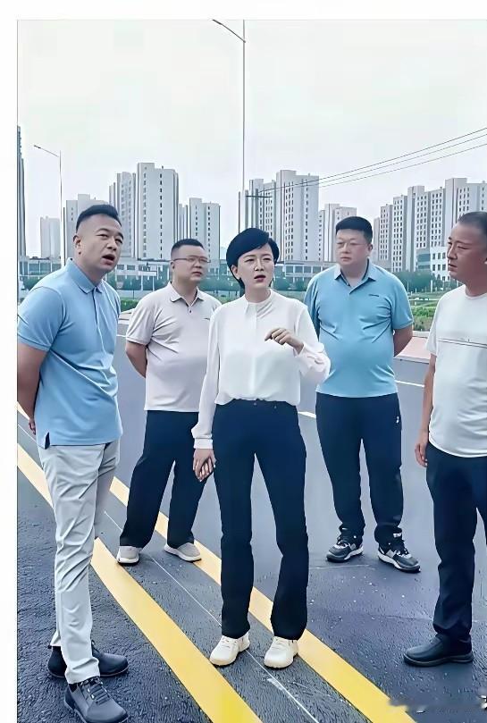少开会、不强调打卡、不要求天天扫地擦桌子的领导大部分都是好领导！很多职场的会议