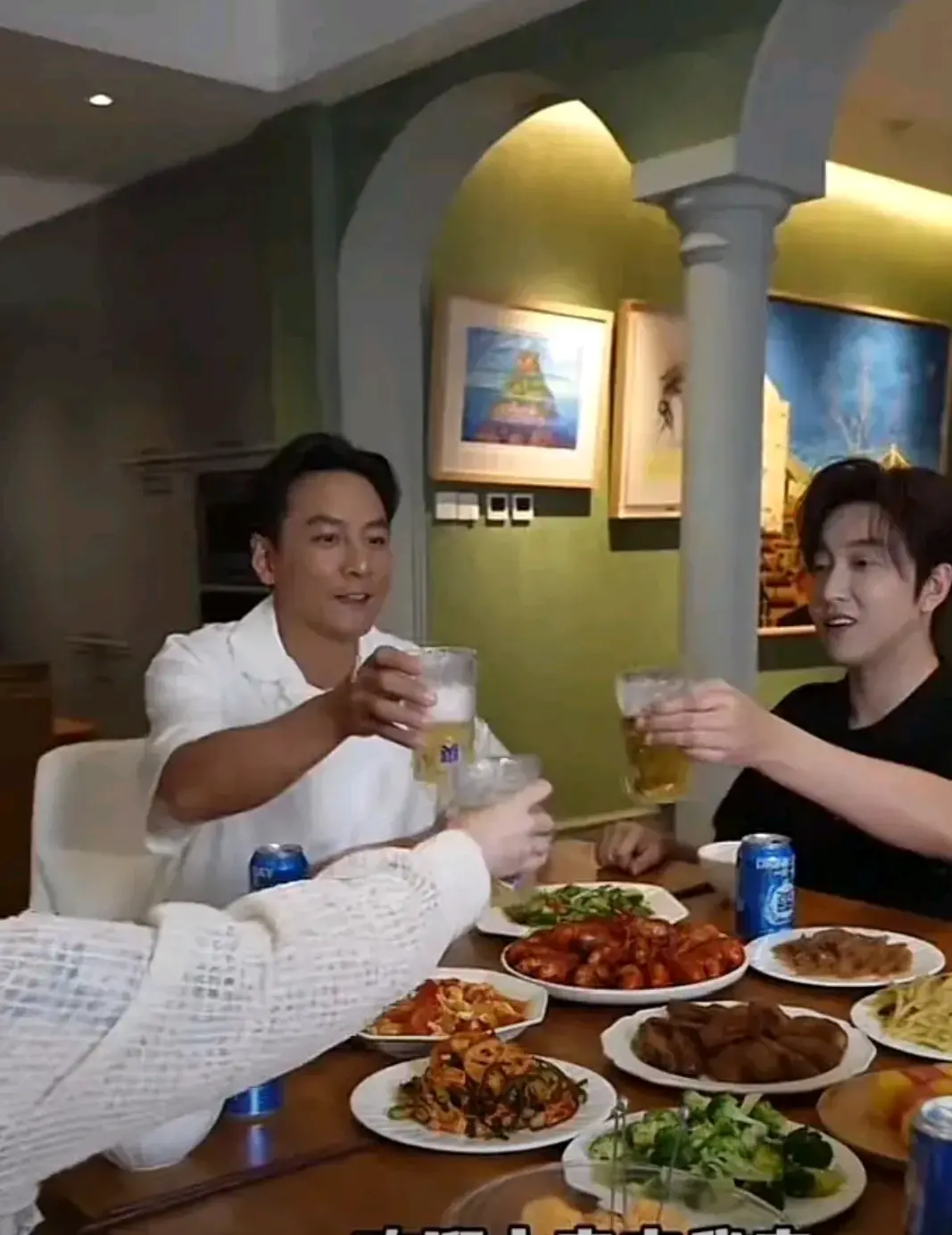 你知道吴彦祖聚餐喝的啥啤酒吗？