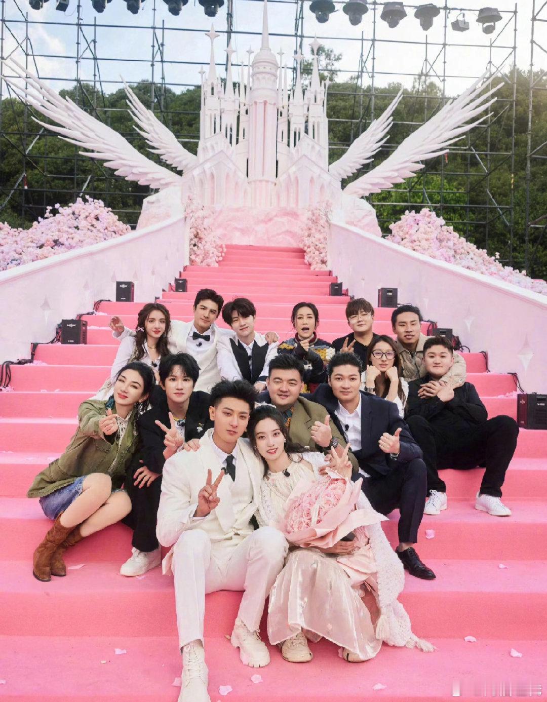黄子韬十月十六号婚礼能不能蹲到一个exo合体啊🥹如果真的能来那真的是世纪婚