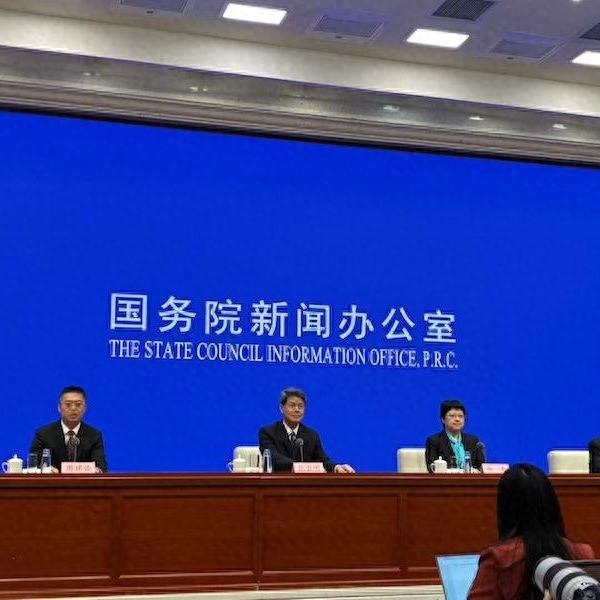 “中国智造” 2025闪耀时刻: AI核心产业突破1.2万亿元, 人形机器人量产元年到来