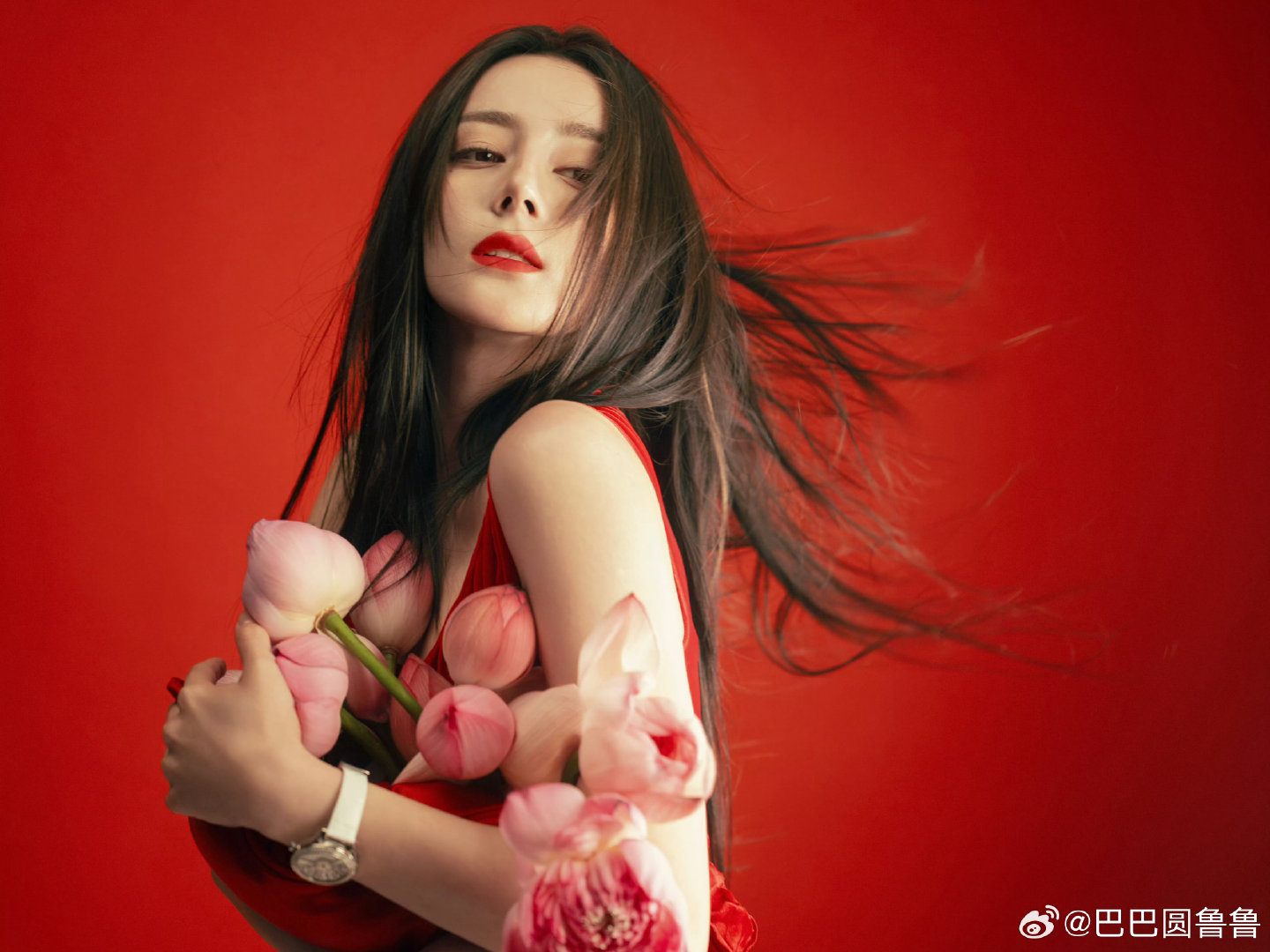 #迪丽热巴##迪丽热巴时装10月刊采访##迪丽热巴很满意当下的自我#额滴神啊这个小巴巴还敢再美一点吗