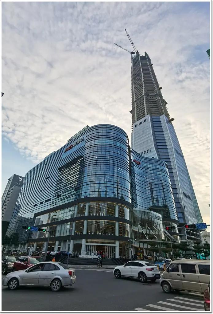 深圳罗湖这波新建超高层住宅，网友实拍图太震撼了！作为常年蹲守楼市动态的人，我扒了
