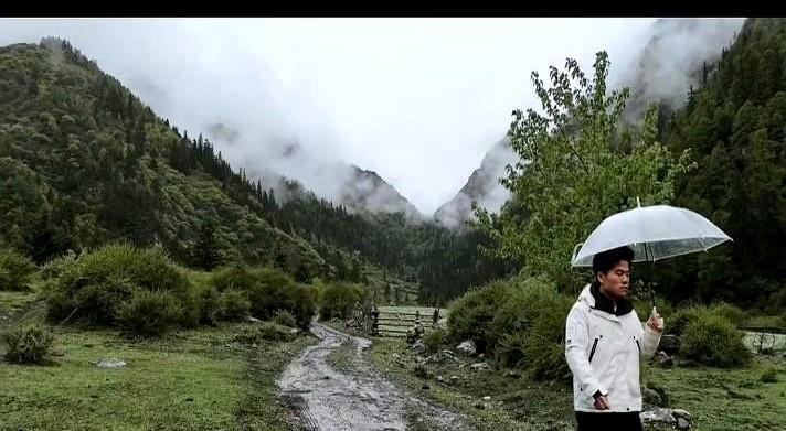 董宇辉居然要暂时离开直播间了？这消息一出直接把粉丝们都整懵了。他最高纪录一天