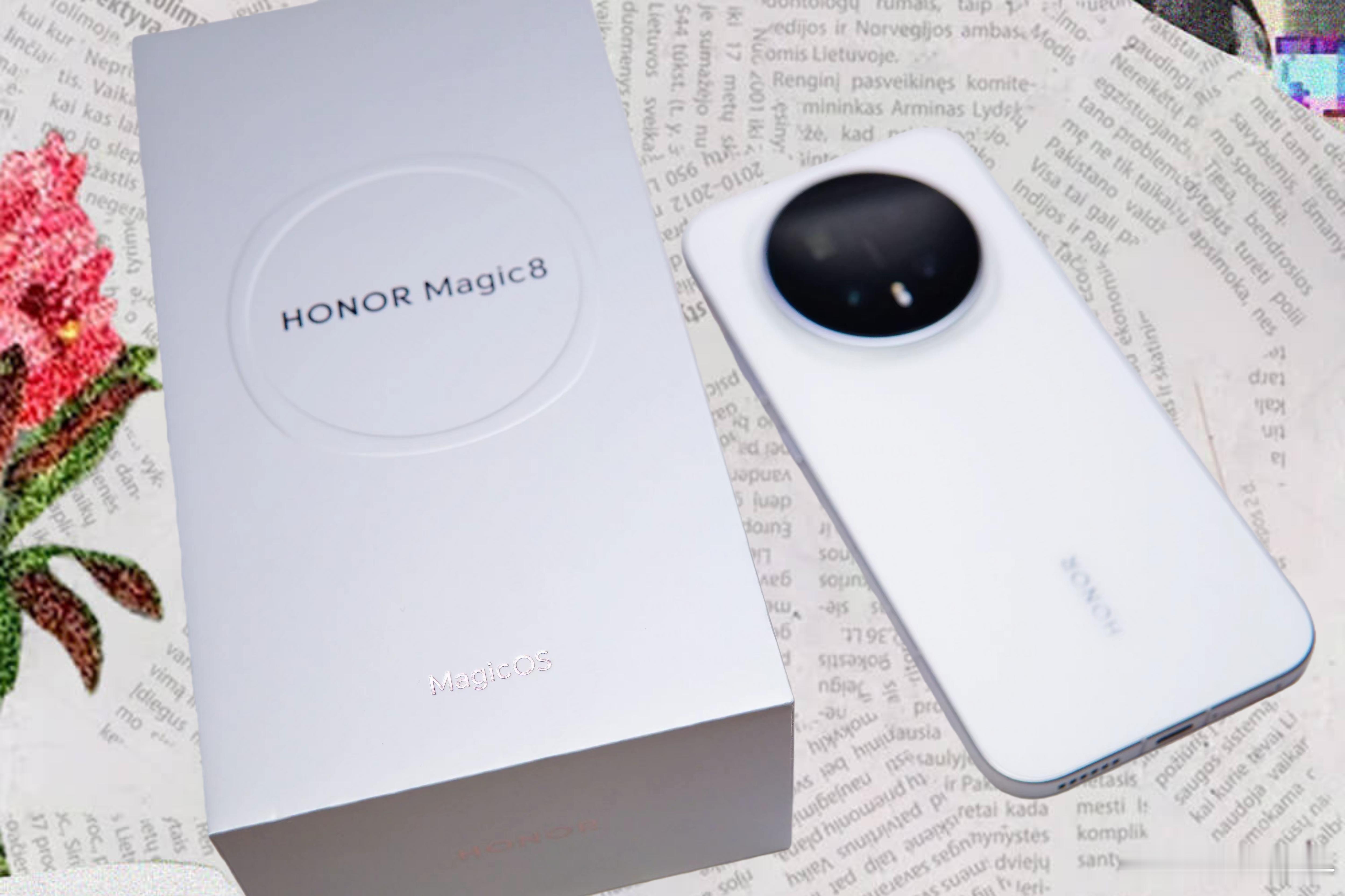 开箱即惊艳！荣耀Magic8真机上手，这个月用下来我直呼：这波升级有点狠。我入的