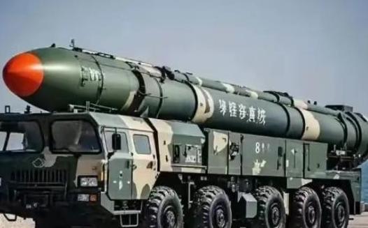 有个美国专家最近放话了：要是美国真敢掺和咱们中国的台湾事儿，那咱们中国军队不用费