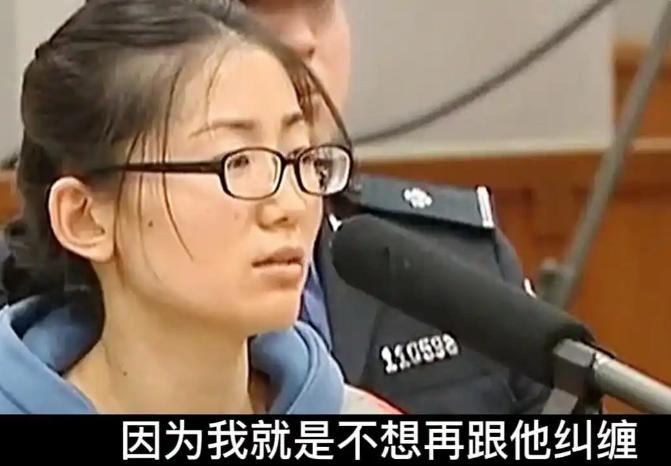 北京，一富二代女子停车费本该交40元，可她嫌贵只给10块，收费员上前理论，不料女