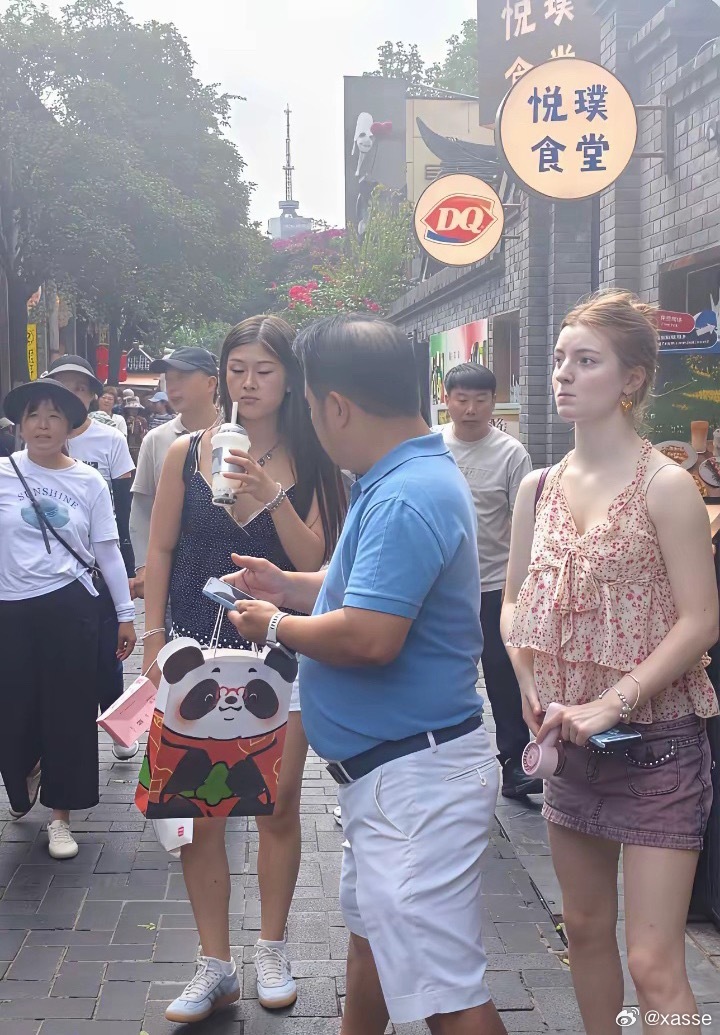 白人真的好白呀，羡慕