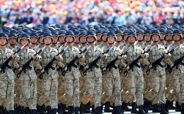 美军掰着手指头数了半天，能打败中国的国家只剩两个！