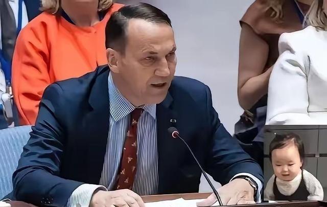波兰闯下大祸中方发表罕见声明欧盟各国目瞪口呆：这次有大麻烦了没错，就是波兰外