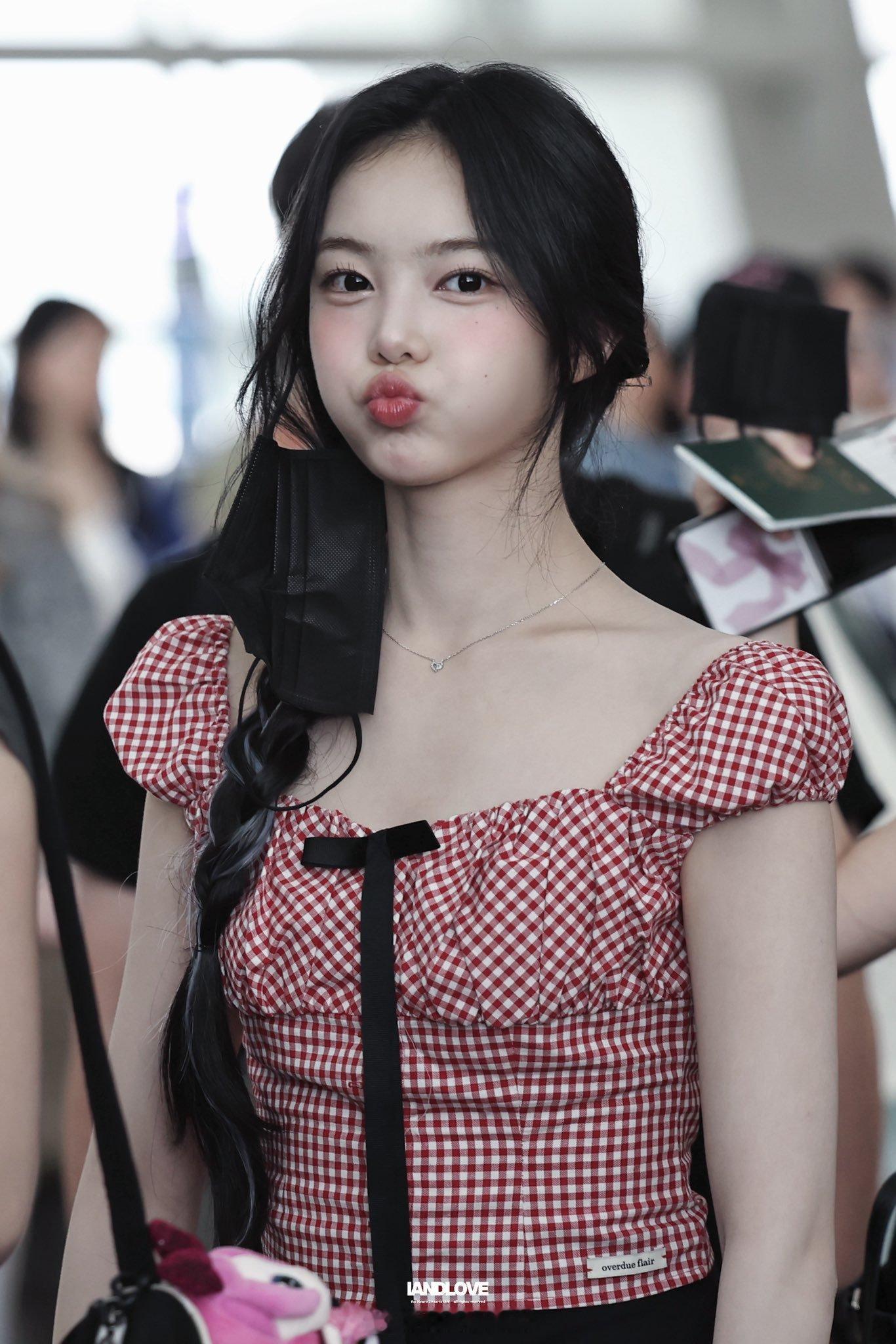 卧蚕美女IAN​​​