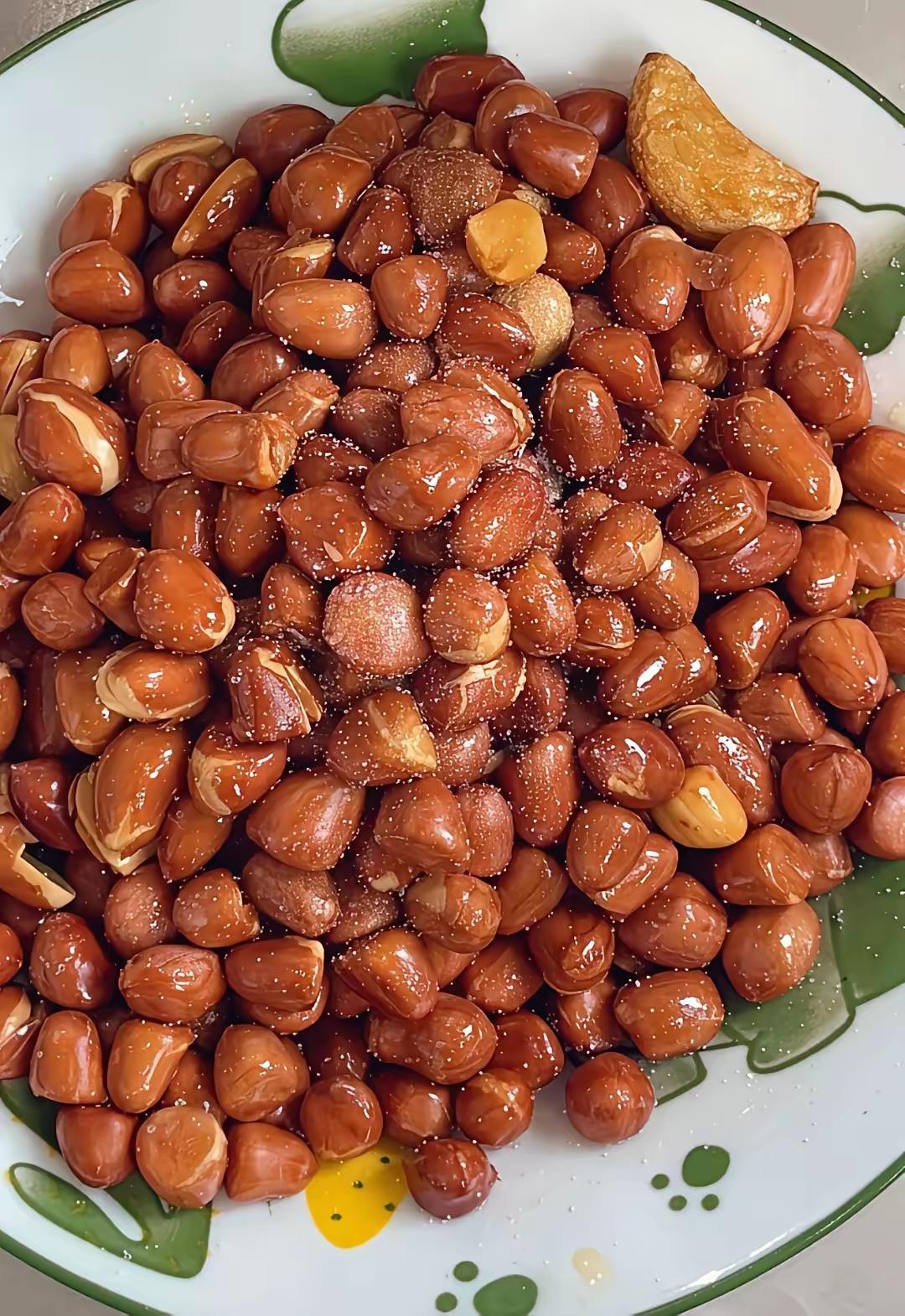 四大下酒菜，油炸花生米，凉拌黄瓜，凉拌猪头肉，酱牛肉，这样安排怎么样？当年读大