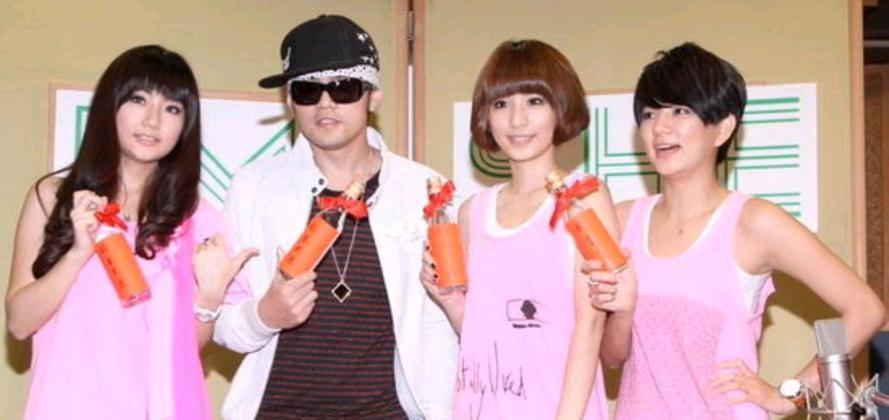 这三个男人，都被她“拒”了。不是八卦小报说的，是她自己最铁的那拨粉丝，一帧一帧