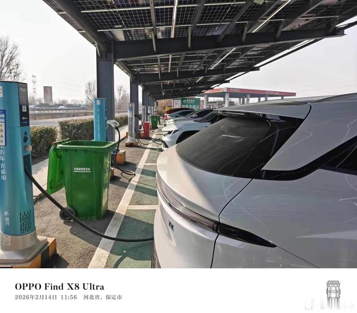 年根儿了，开车从北京回重庆，一路行程大概2000公里的样子，看我的车，最新款的享