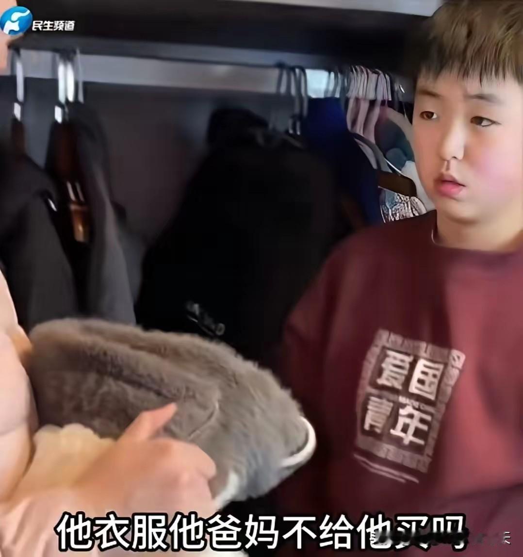 感动哭了！1月28日，江苏一女子发现儿子在衣柜里收拾自己的衣服，以为儿子叛逆要离