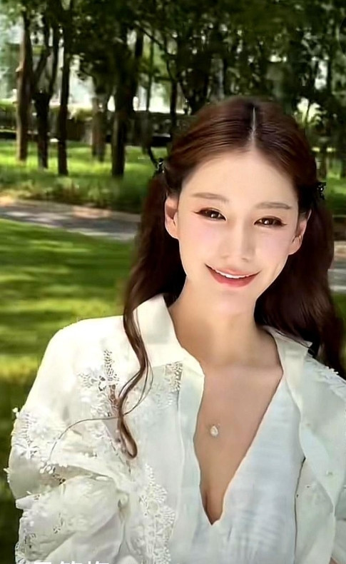 汪小菲最近三句话不离新丈母娘！直播里眼睛笑成月牙：“老太太炖的补汤我能喝三碗！”