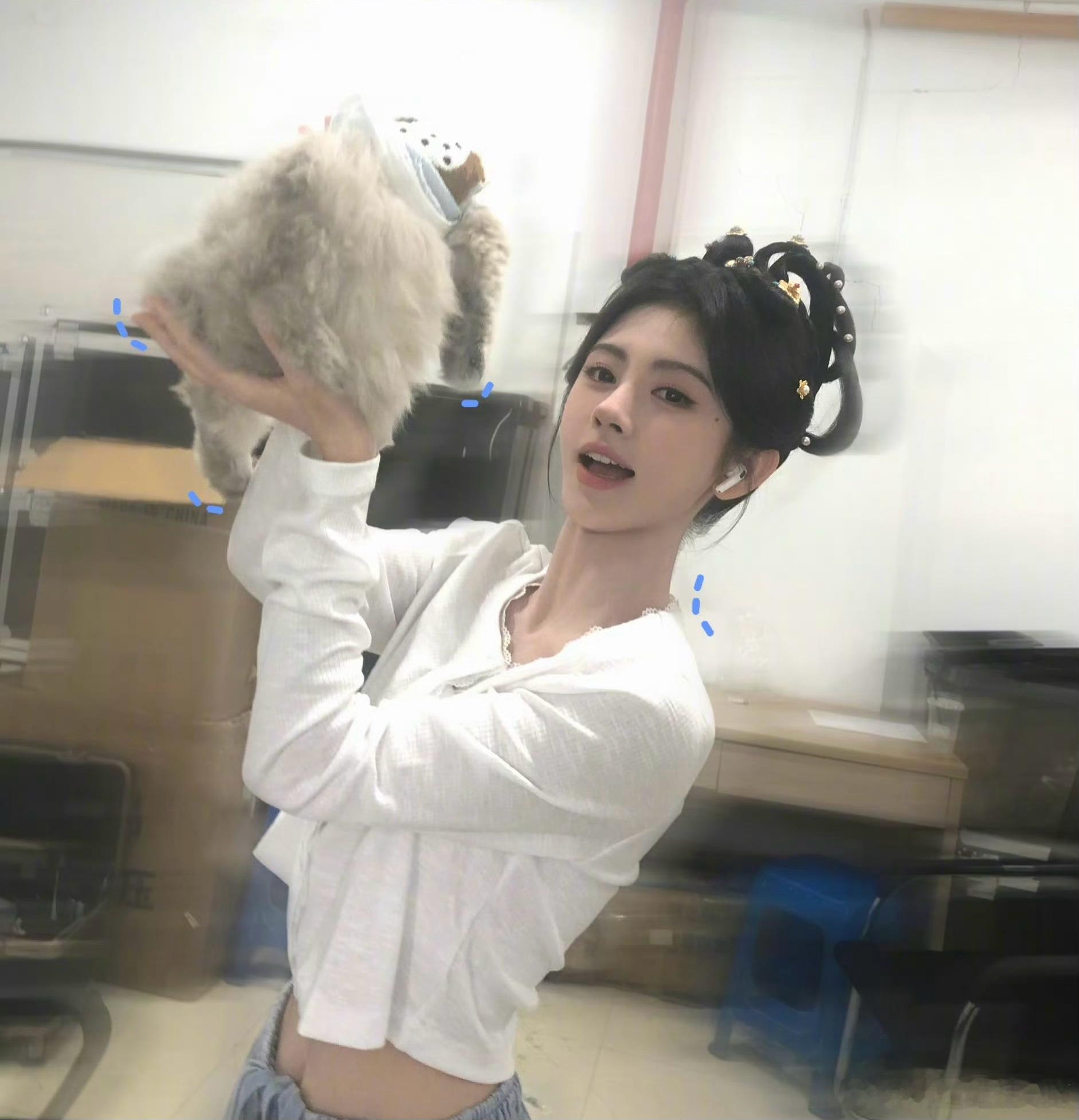 欧尼你萌哭我了呀😻