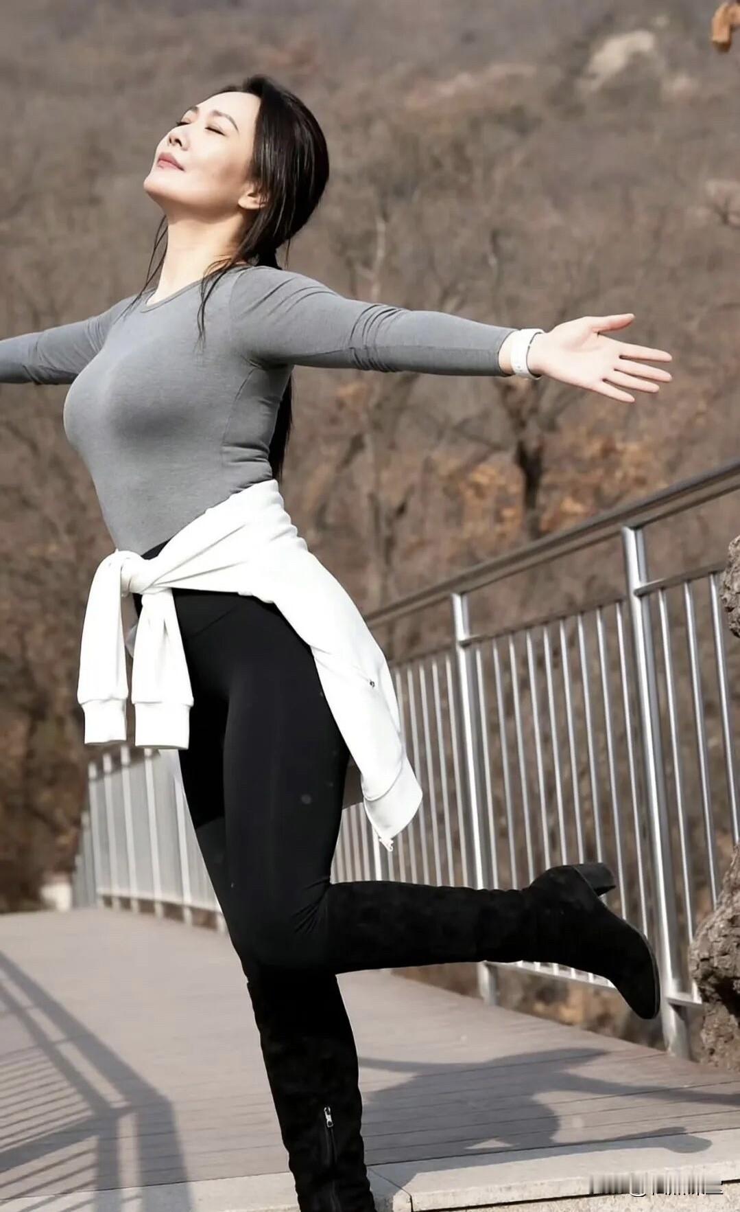 年少不知阿姨好