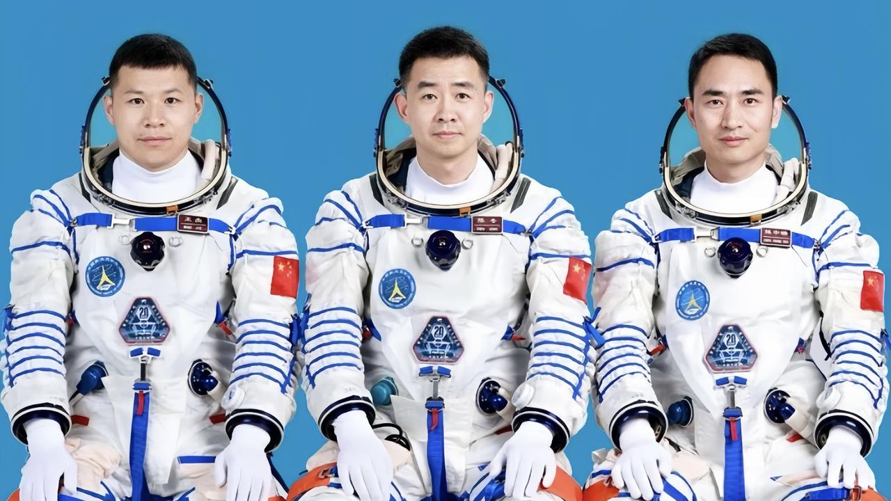 神二十被太空垃圾撞击，肇事者来自哪国？答案可能让你失望神舟二十号飞船的“回家