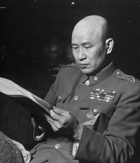 1927年12月，白崇禧以私通孙传芳的罪名，将14军军长赖世璜枪决，并撤销该军番
