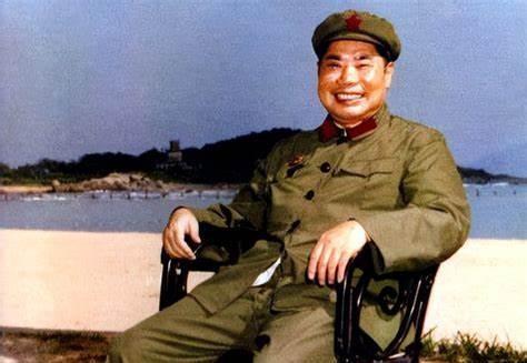 中越战争后，西线指挥官杨得志升任新职，东线许世友为何反而离开了指挥岗位？197