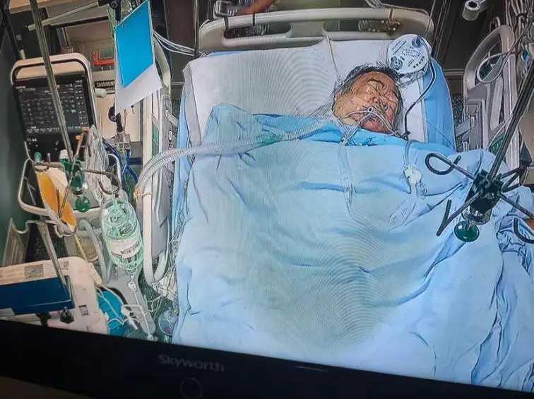 ICU昏迷多日每日医疗费万元“他冲出去的时候，根本没顾上想自己已经60岁了