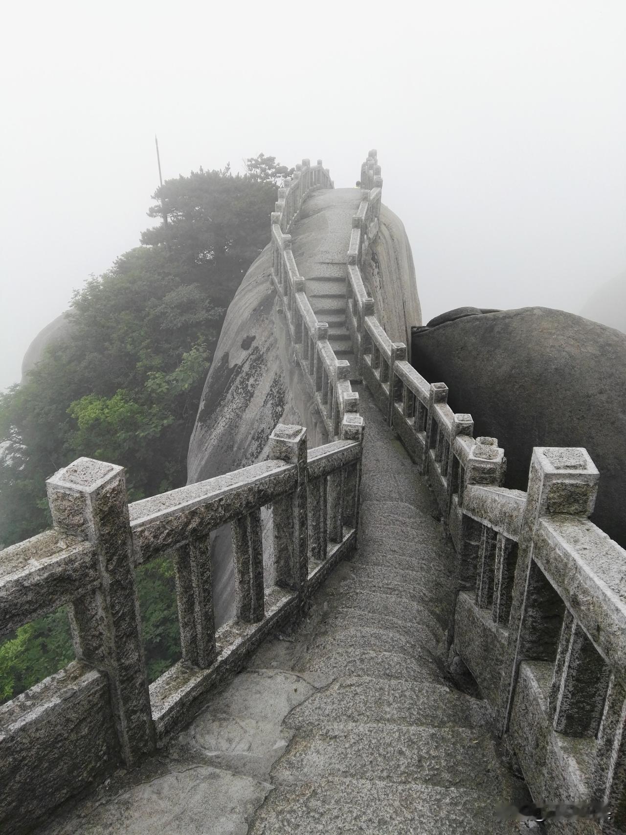 3岁醉汉打司机7分钟！女乘客哭喊“我儿就这么大”仍拦不住。这起凌晨发生在呼和