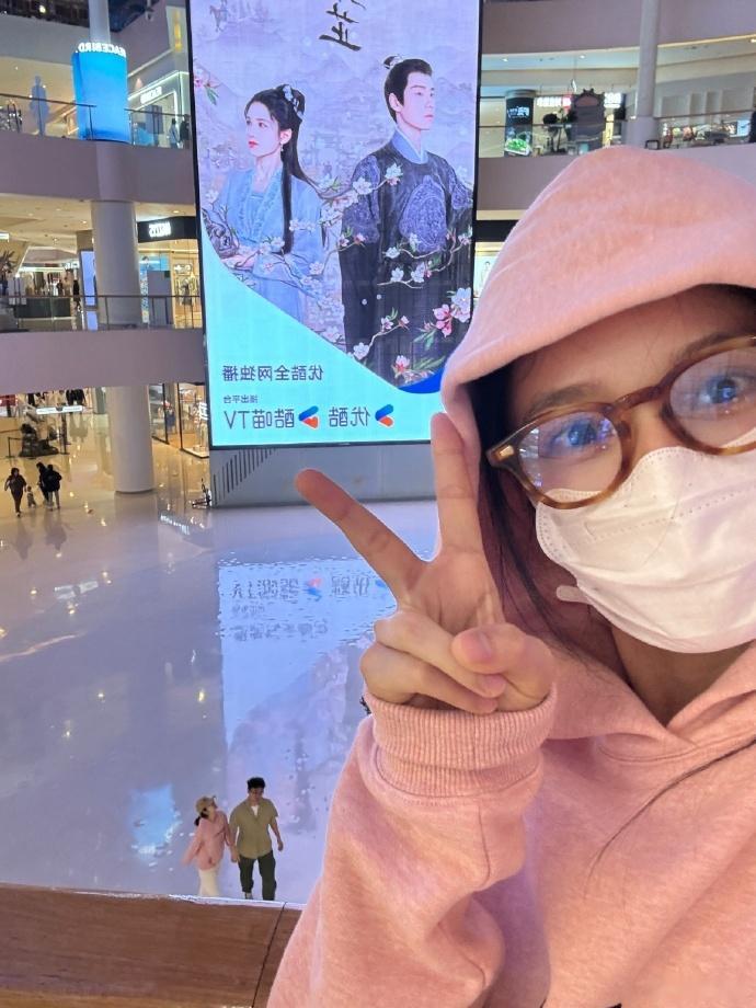 成功的张婧仪背后是张婧仪！张婧仪的美脸就应该多上地广！
