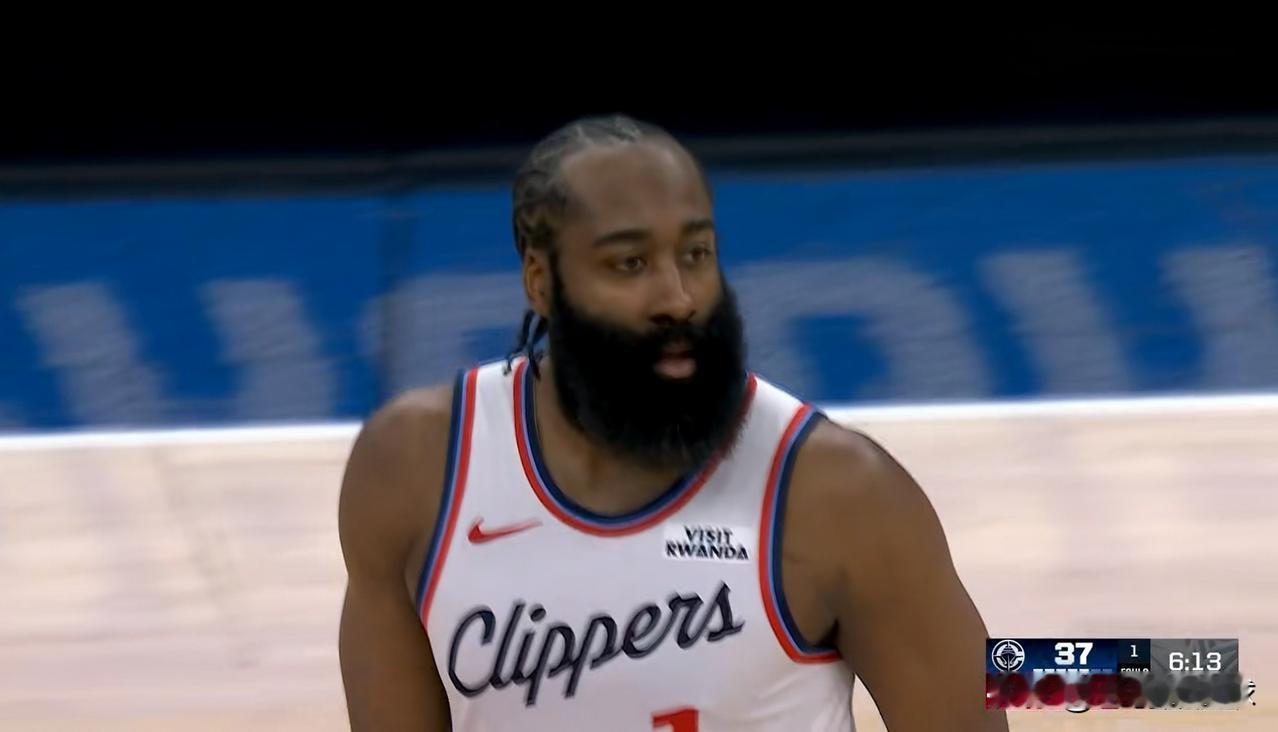 我对快船巨星哈登真是彻底的失望了！在今天快船客场挑战公牛的比赛中，目前双方半场战