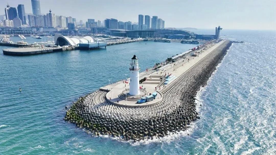 你说一个城市有美丽景色就算了，又加之青岛的经济实力也是如此强劲，妥妥的“北方第三