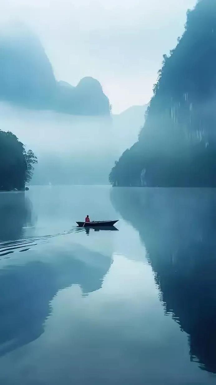 蔡澜说：“辛苦，不要告诉别人，大家都有的事情，没有什么特别。永远要记得，一有机会