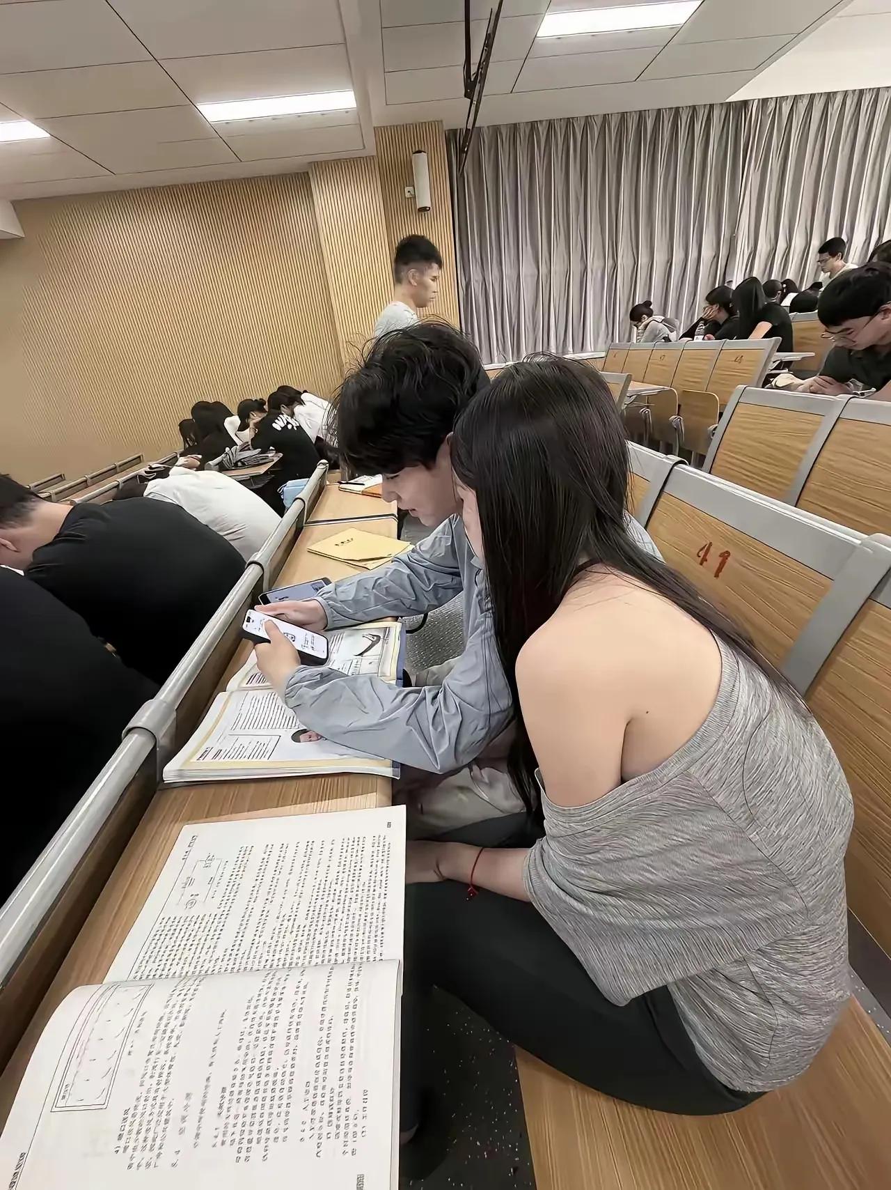 大学生活太惬意来
