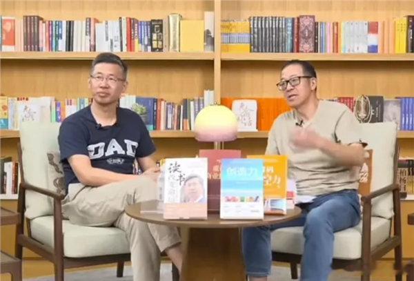 【俞敏洪再回应四位主播离职：呼吁别再讨论干扰对他们唯有祝福】4月28日消息，