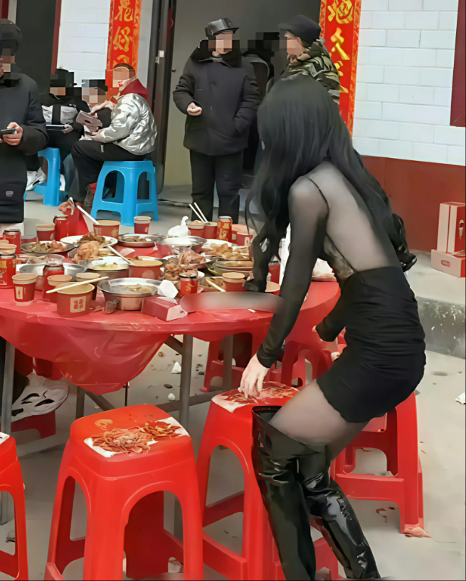 农村吃席你这样穿不尴尬吗？