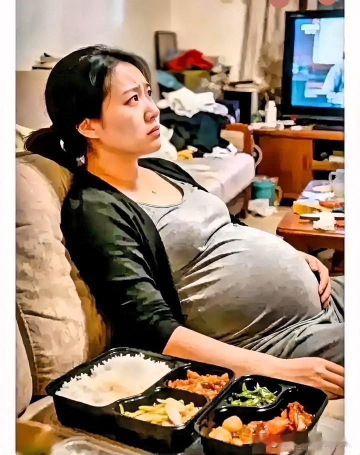 孕妇的独居生活孕妇一心想着要给宝宝一个健康的身体，所以一直以来都很注意自己的饮食