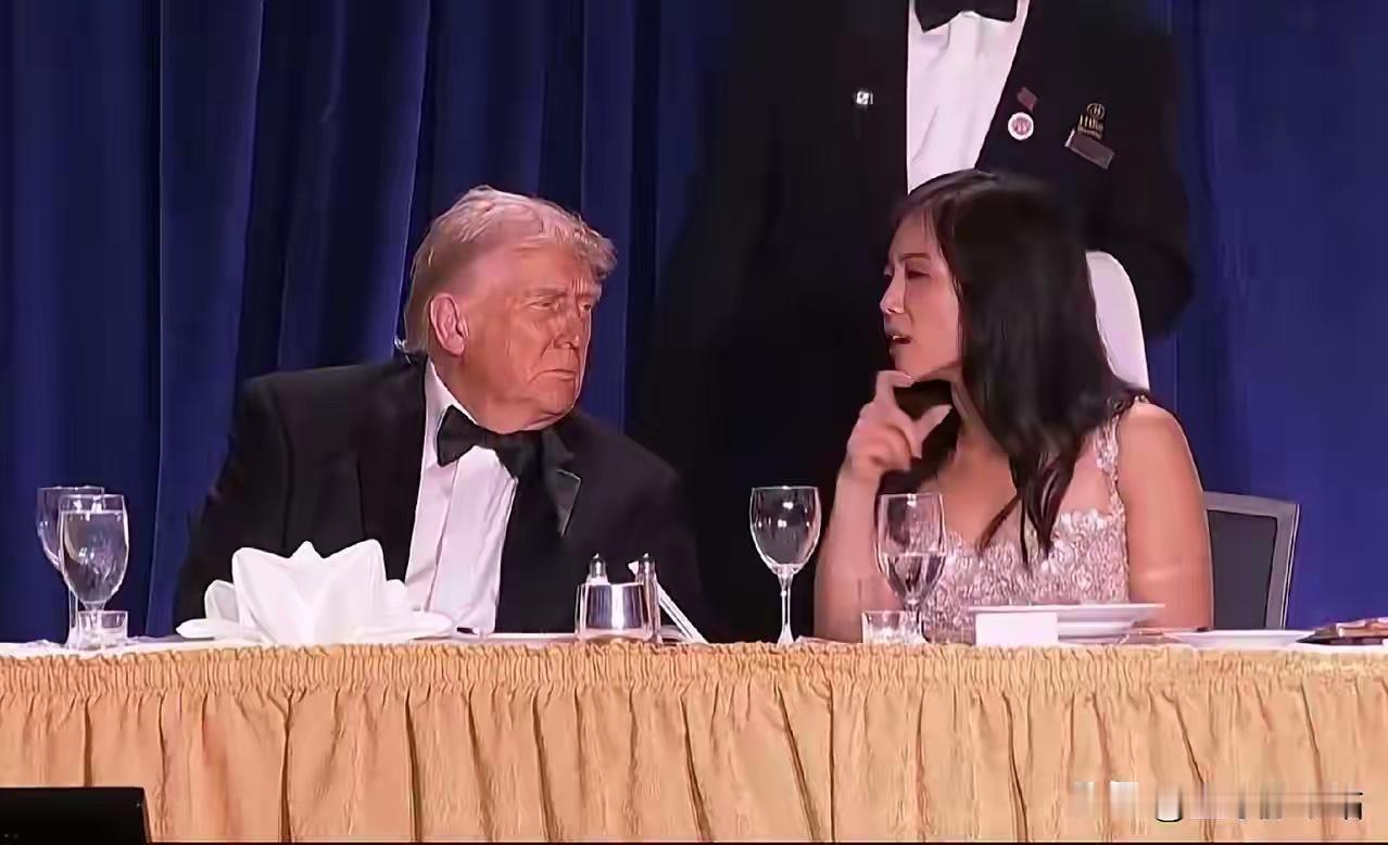 白宫晚宴惊魂：从厦门女孩到主席台中心的蒋维佳谁能想到，一场本该推杯换盏的白宫