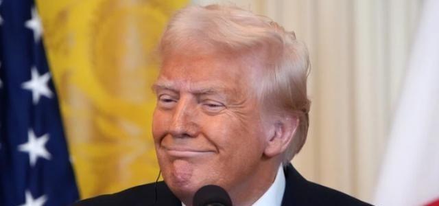 现在全世界还有谁敢小瞧特朗普？短短一个月内，他逼着欧盟、日本、韩国、泰国、柬埔寨