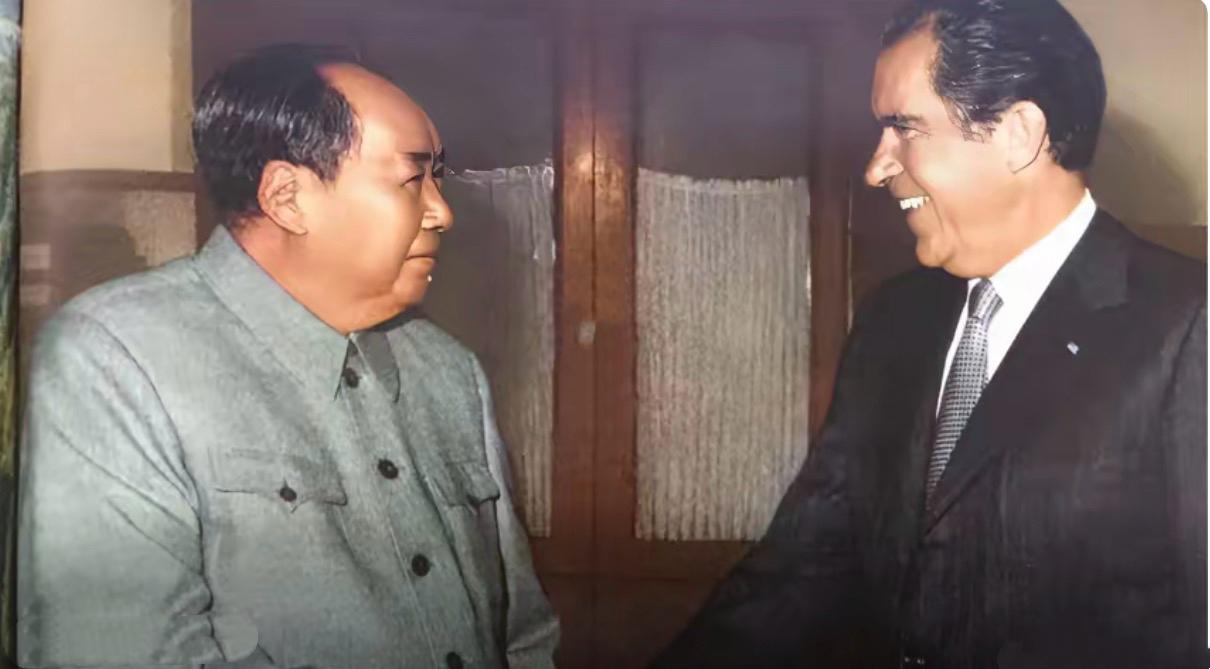 伊朗军舰惨遭美军鱼雷袭击，80余官兵‘安静死亡’：帝国主义的冷血与国际公约的失声