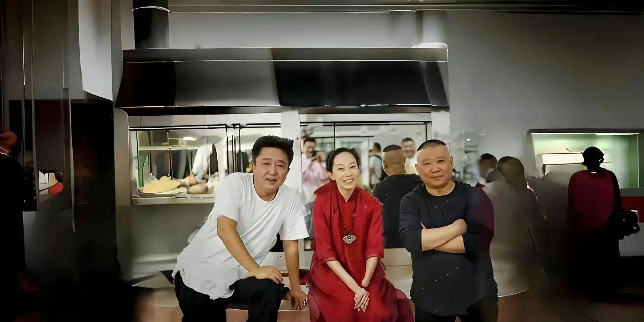 郭德纲：师父，您离开这么多年，我始终记着您当年的恩情。如今我把侯瓒接进德云社，让