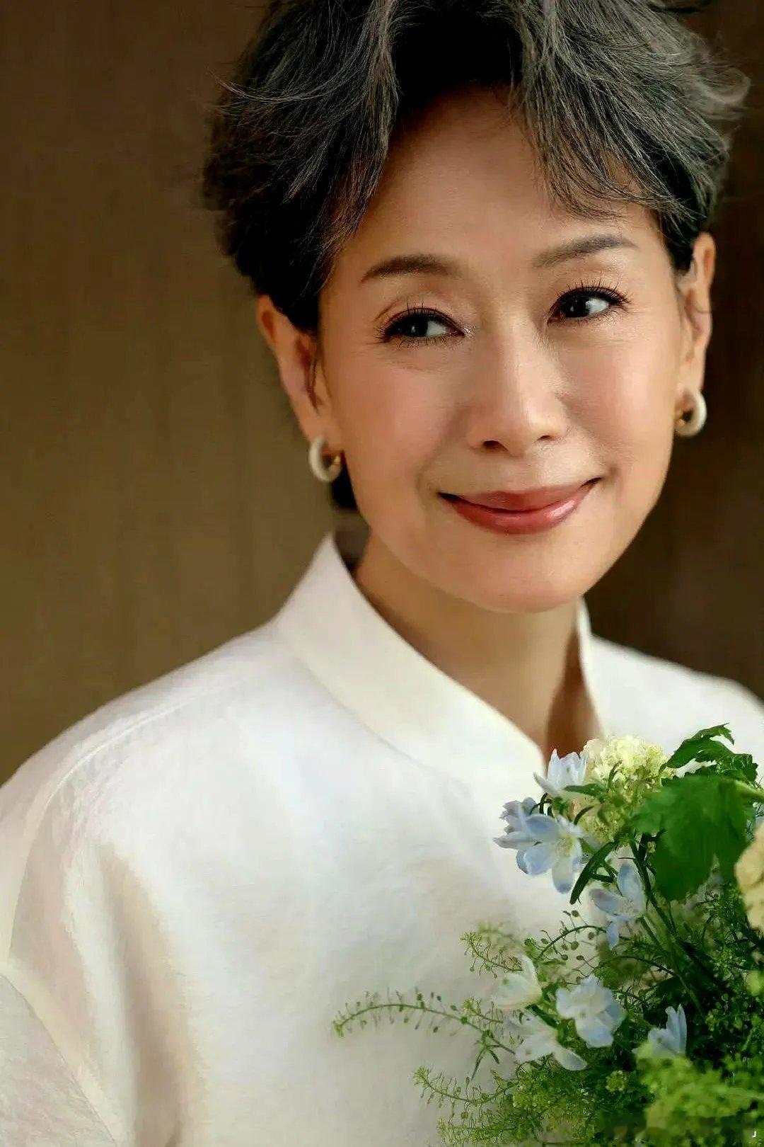 《乘风2025》成团夜分组已出，我天…需以节目组公布为准。​要说最稳的还是叶童