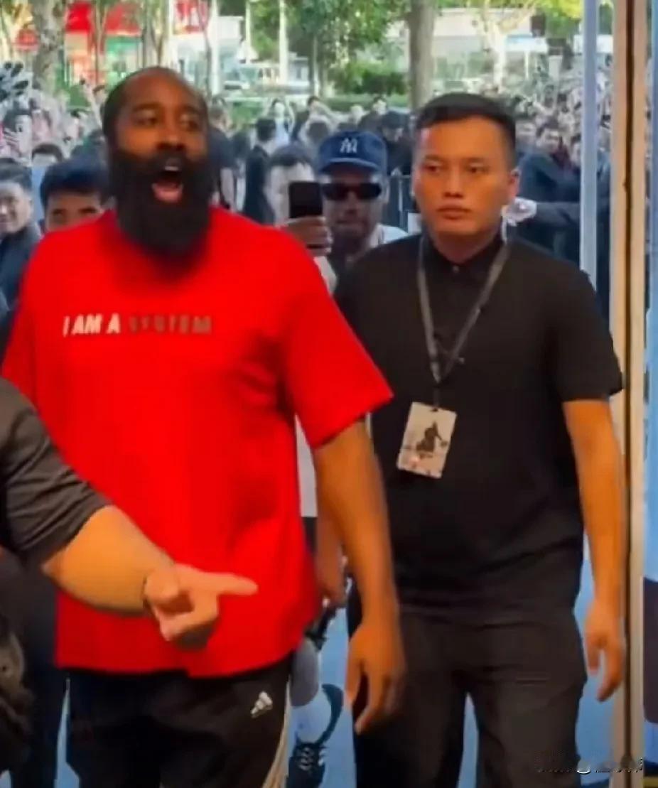 哈登在中国的人气确实是非常高！哈登开启中国行，已经抵达广州！活动现场，人山人