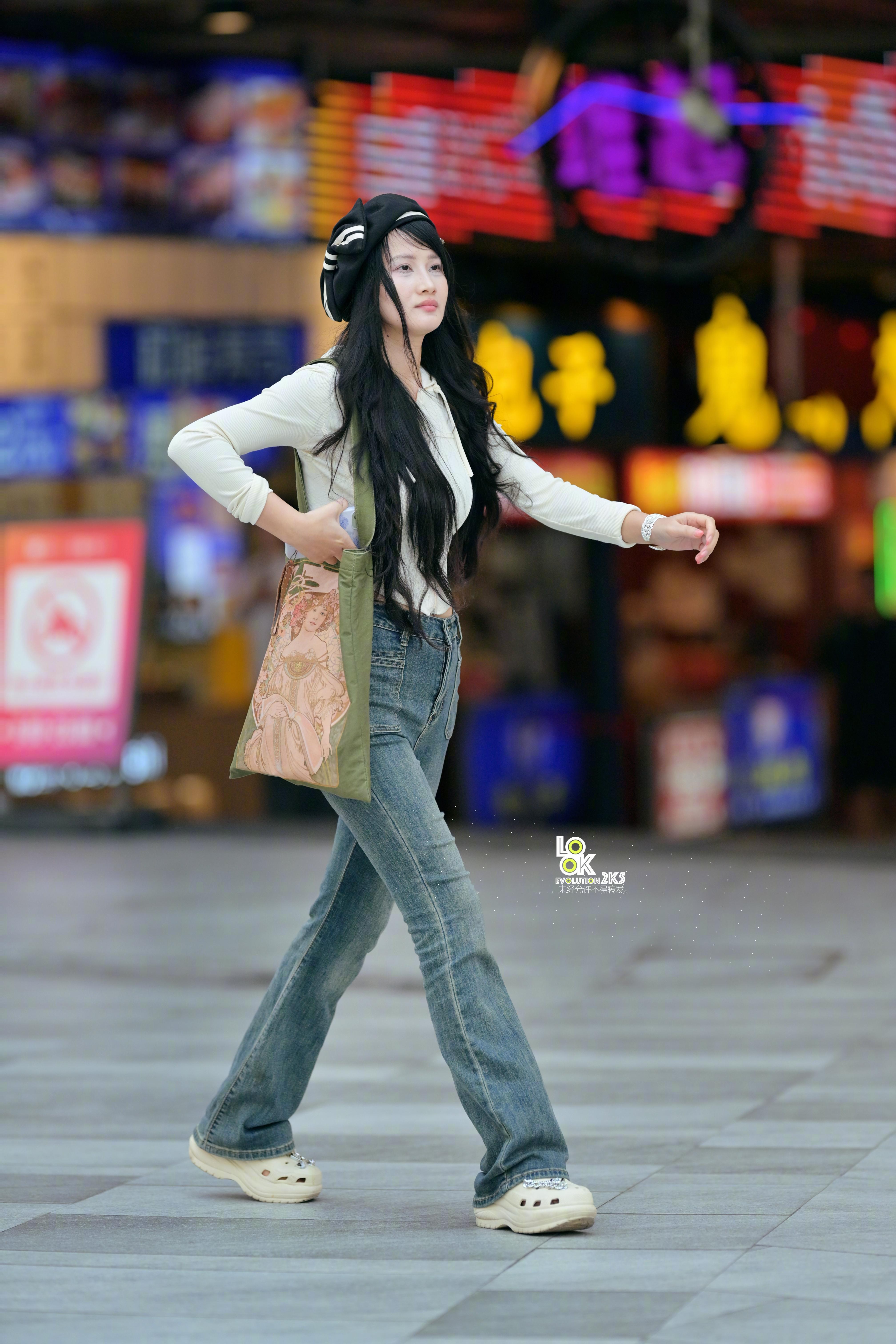 哈哈哈走得无忧无虑