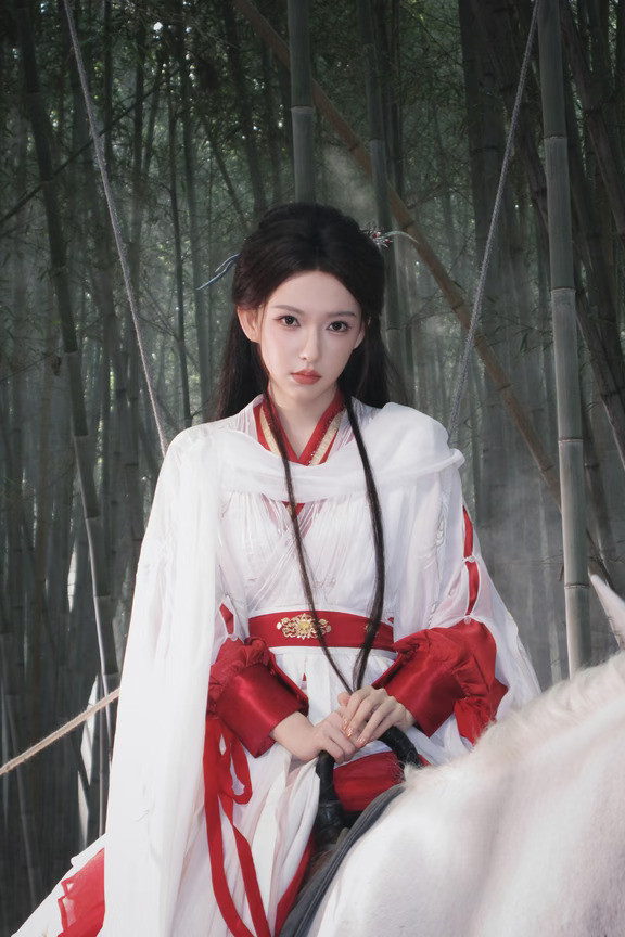 一张非常漂亮的CCD拍摄的女战士照片。🤍🗡🍃#程潇#最新潇息