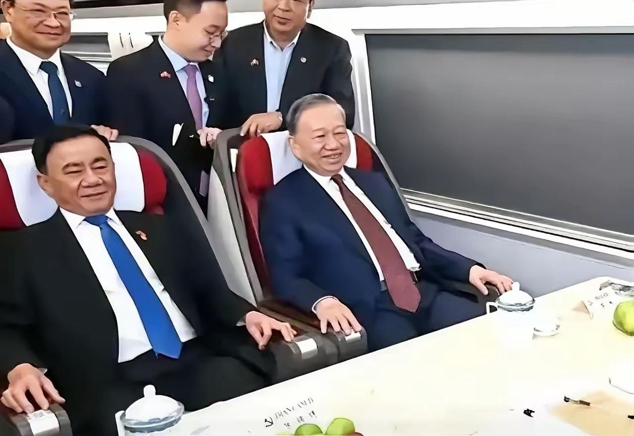 这次访华潮出现了一个非常耐人寻味的现象，不管是什么国家，在中国进行完访谈之后都会