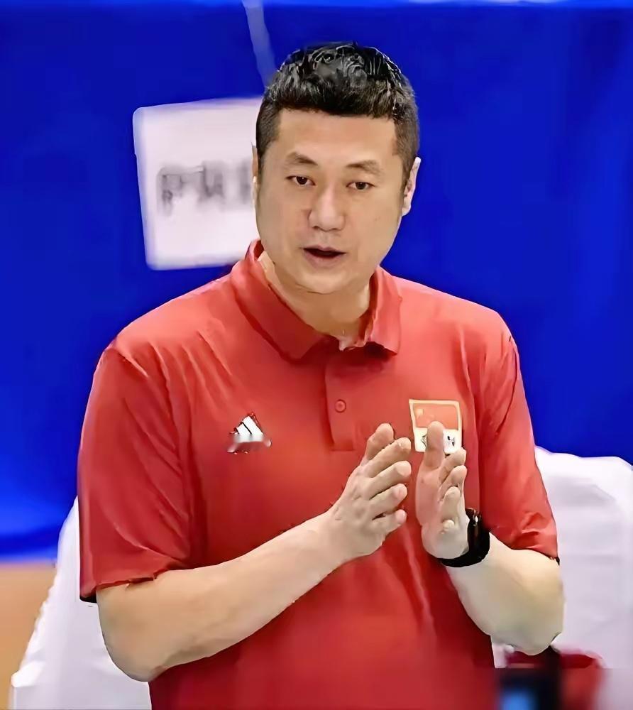 中国女排的命门，正被赵勇悄悄缝合。刚打完的世联赛，进步肉眼可见。季军战打意大利