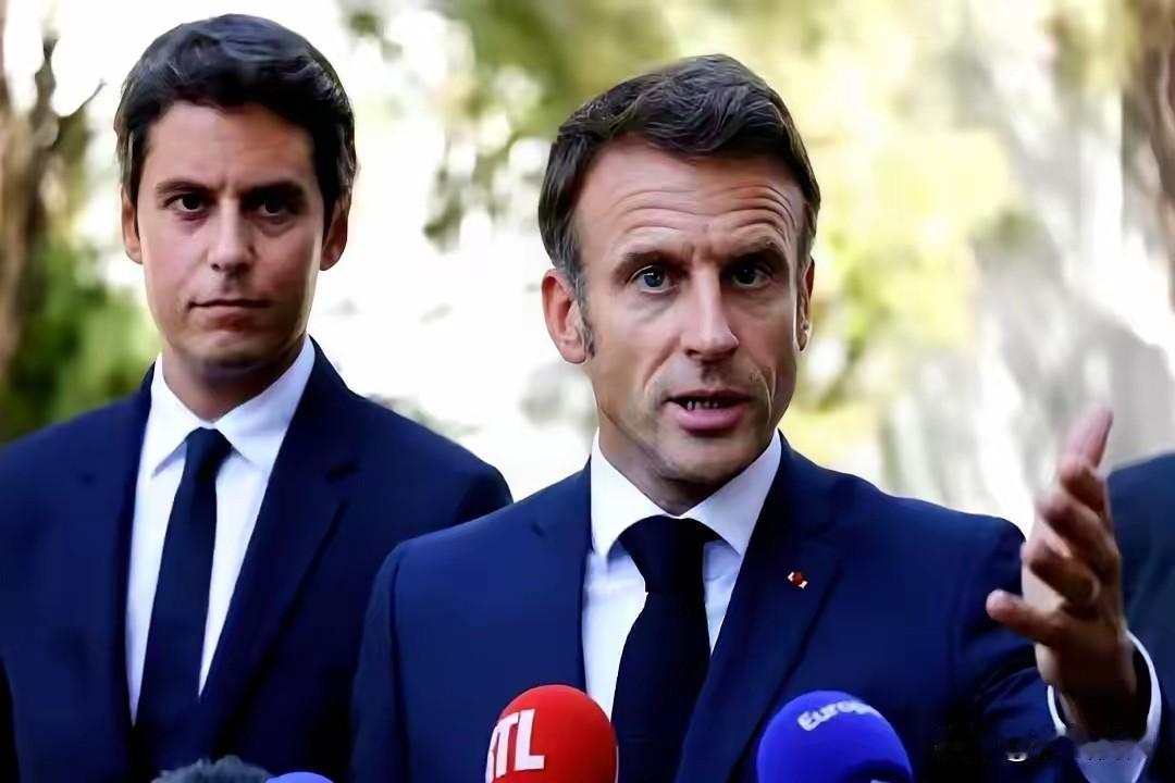 马克龙今天到北京了，但咱们外交部这次的回应可比两年前冷淡多了。原因很简单，2