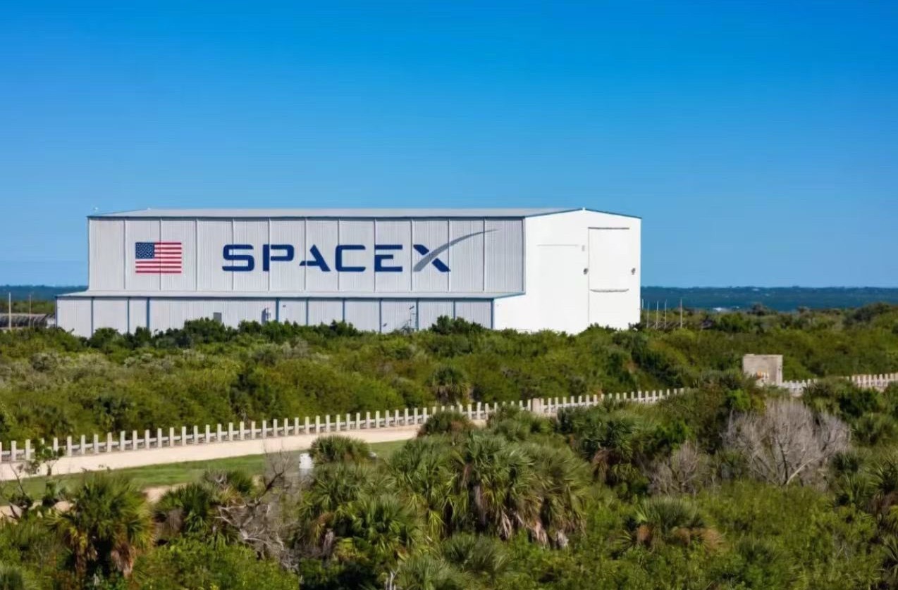 spacex据外媒报道，为实现为太空算力中心供电的规划，马斯克旗下的太空技术S