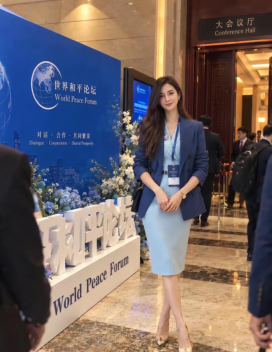 姿势优雅好看，大方得体，温婉有韵味