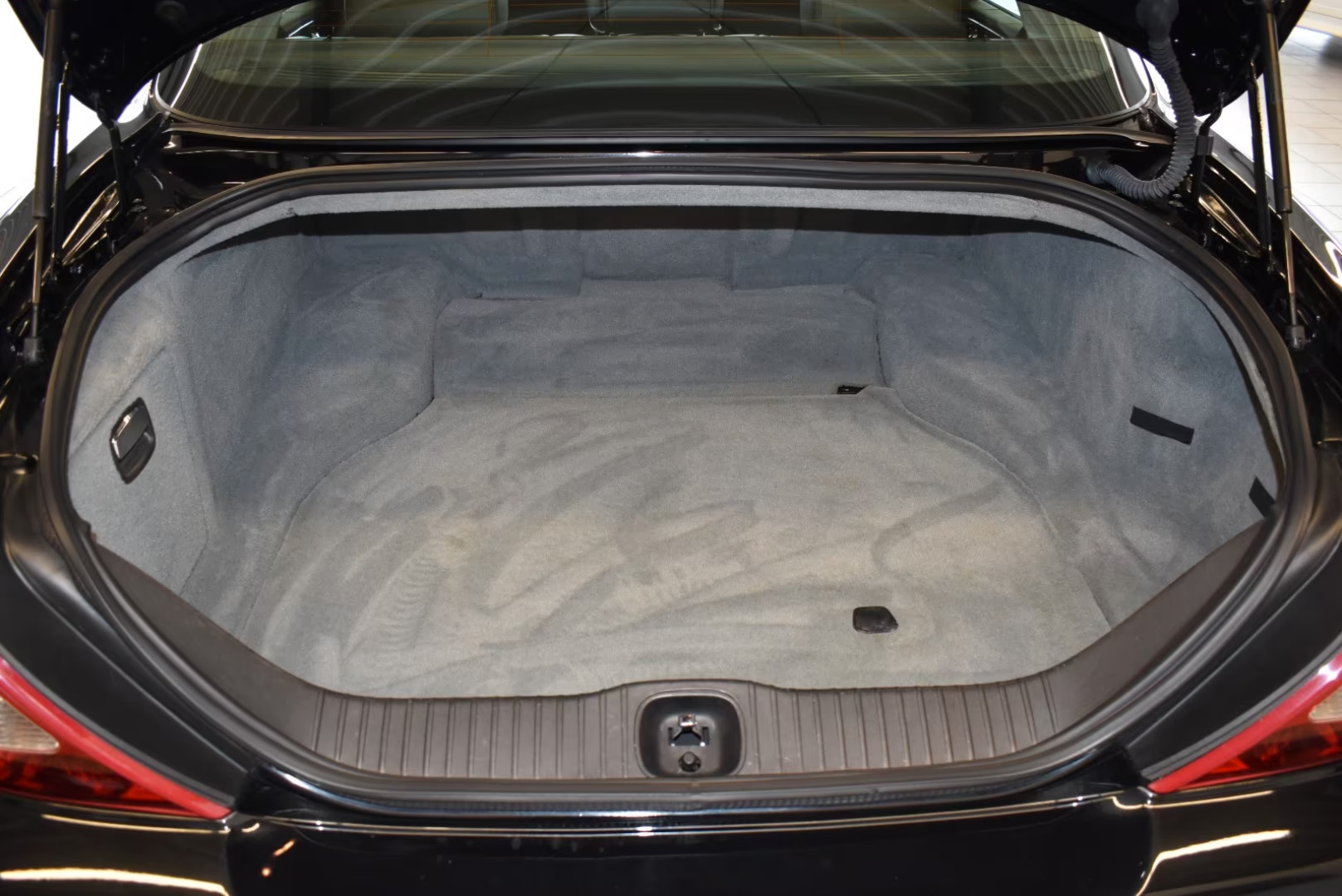 好车分享2007JaguarXJ84.2升V8引擎的后期款X358，相比